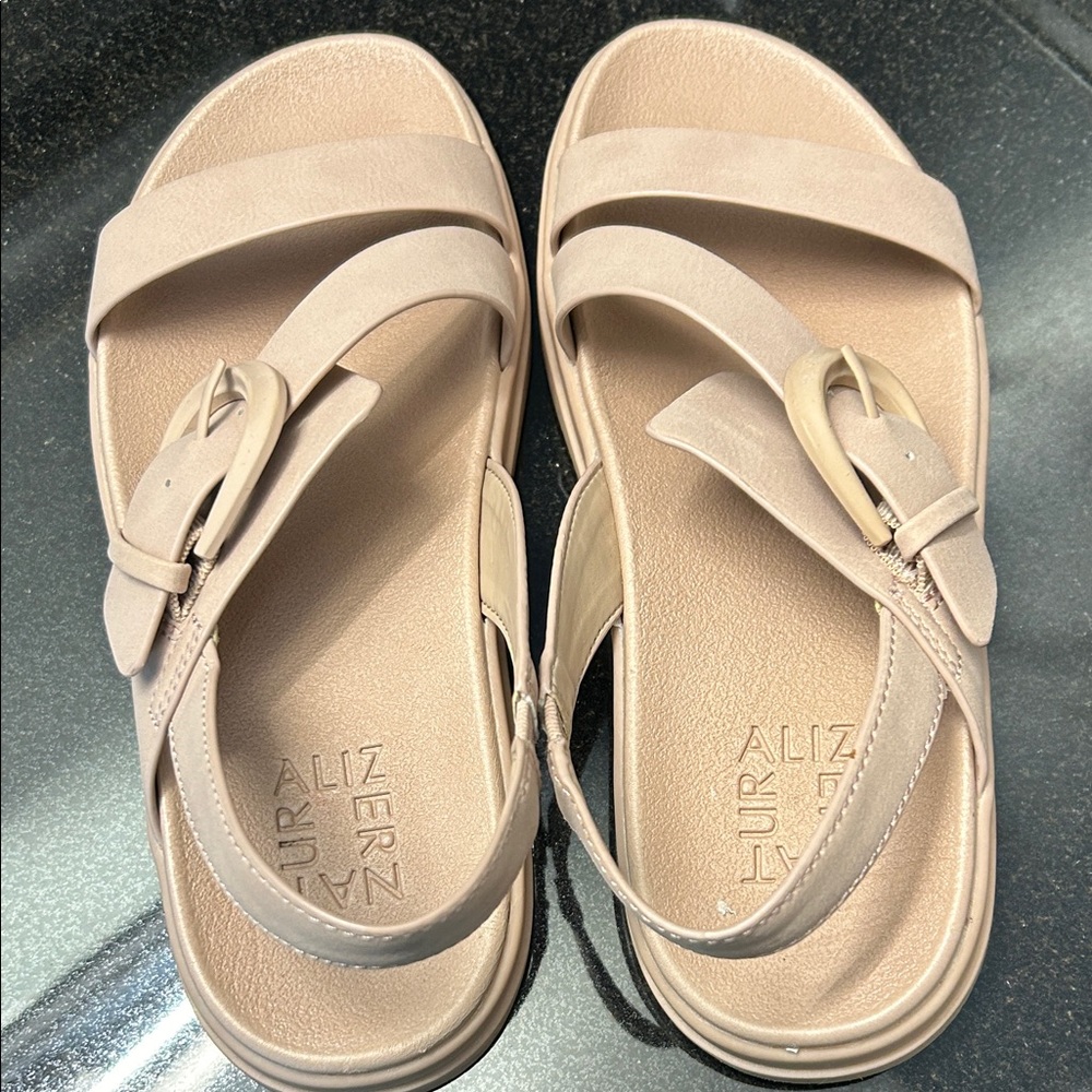 Naturalizer Women's Beige Sandals